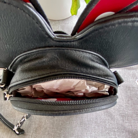 NWOT Minnie Mouse Loungefly Crossbody Purse - Picture 4 of 6